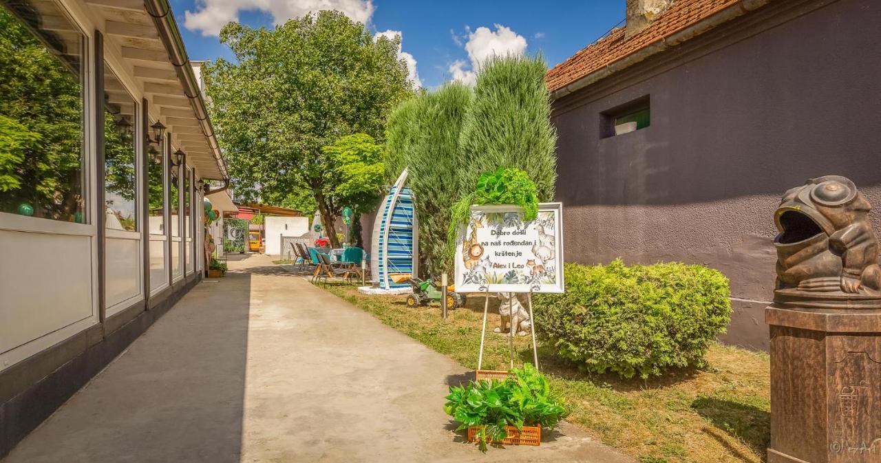 Plaza La - Night&Spa Sremska Mitrovica Exterior foto