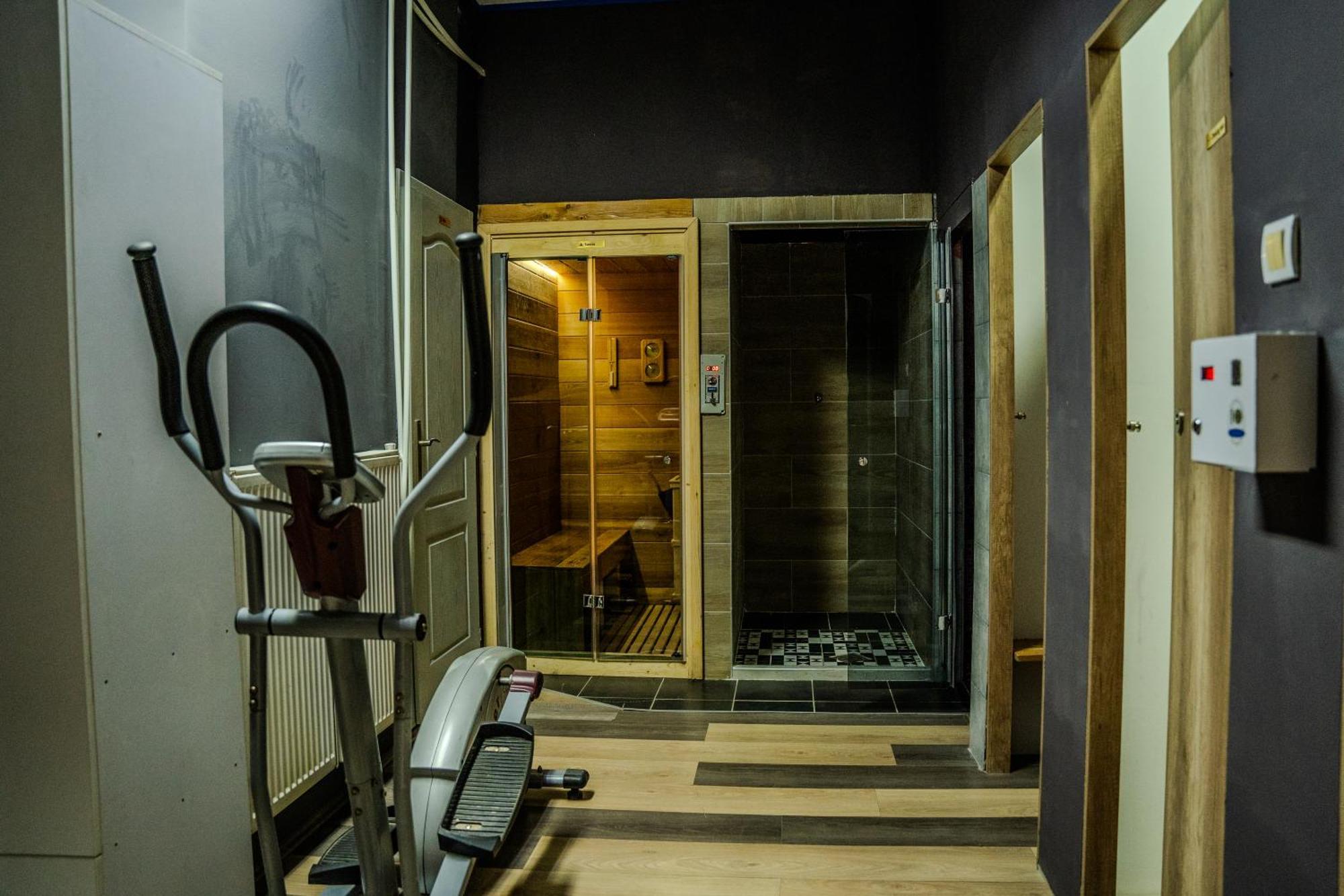 Plaza La - Night&Spa Sremska Mitrovica Exterior foto