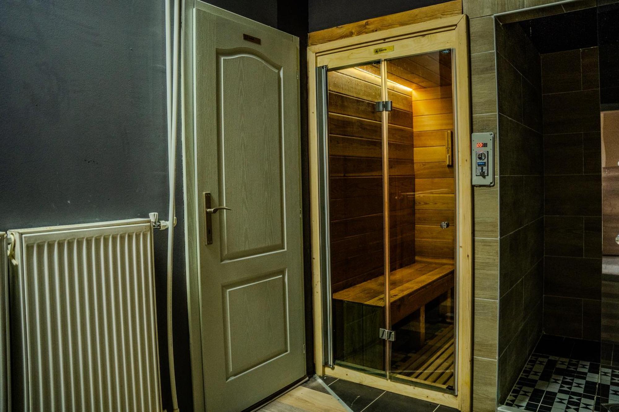 Plaza La - Night&Spa Sremska Mitrovica Exterior foto